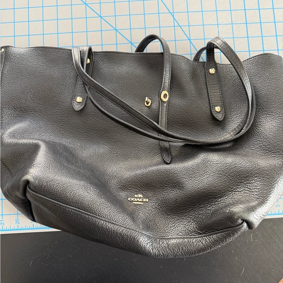 Coach Black Leather Market Tote Bag Red Interior Gold Hardware - Picture 3 of 16